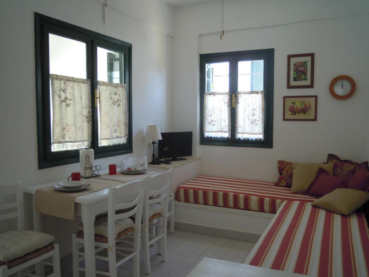 Palemilos Apartments Elounda Екстериор снимка
